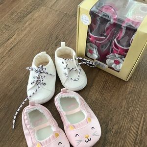 Baby girl shoes 6-9 months baby gap robeez